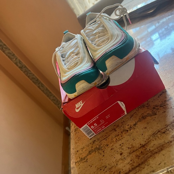 Colorful Sneakers with Teal and Purple Accents - Picture 5 of 8